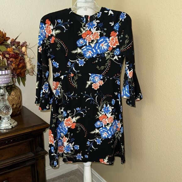 Lulus Women's Bell Sleeve Welcome Back Black Floral Print Skater Dress Small - Picture 3 of 4